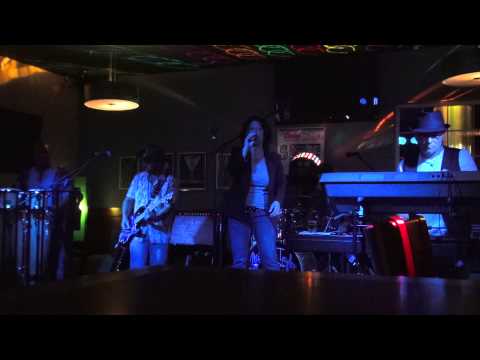 Michelle Taylor and the Blues Junkies Aug 10, 2013 (4)