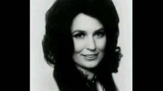 Loretta Lynn - I'm shootin' for tomorrow