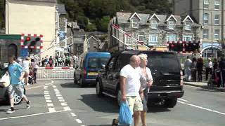 preview picture of video 'Barmouth Level Crossing Wales'