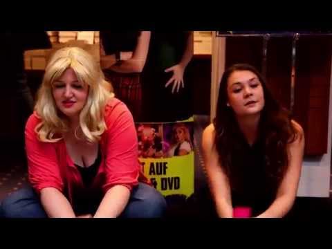 Pitch Perfect 2 Cup-Song Sing-Along - HD