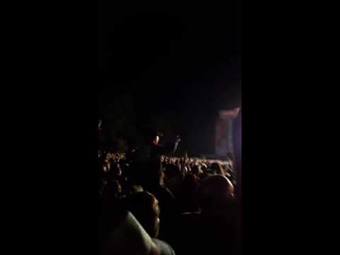 Kabát - Děvky ty to znaj - nejmladší fanoušek (13.8.2016, Veveří - Hrady.cz)