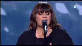 Lisa Angell chante "N'oubliez pas" chez Dave