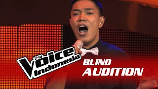 Iskandar &quot;I Can&#39;t Let Go&quot; | The Blind Audition | The Voice Indonesia 2016
