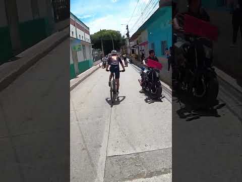 Pasando por Palermo Huila 🤣🤣🤣 en contravia