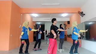 Download lagu 4 Dara by Noraniza Idris | Joget | Dance | Zumba® | #4darachallenge #kampungpeople2 mp3