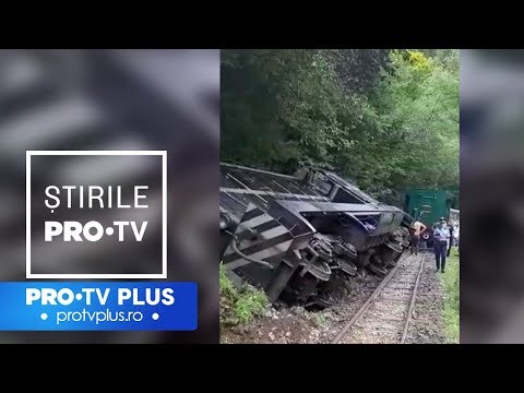 Mocăniţa din Maramureş a deraiat, cu 200 de oameni la bord. 12 răniți
