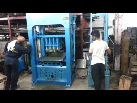 NMT Semi Automatic Hydraulic Operated Cement Blocks Making Machine