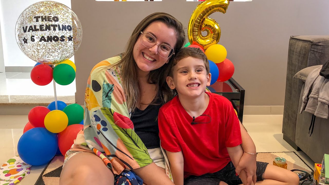 ABRINDO OS PRESENTES DE 6 ANOS