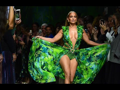 CRAZY LOOKS | Extraordinary Shows - Fashion Channel Chronicle
