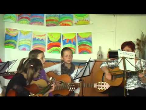 04 kytary-Barbora píše z tábora