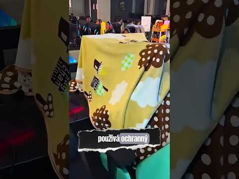 Je tohle ten nejpodivnější herní setup vůbec?