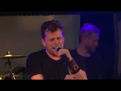 Honza Křížek s kapelou live - Slunečný hrob - Č.Budějovice 15.11.2019 klub K2