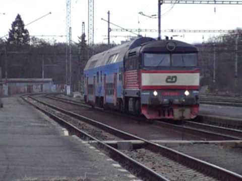 749.121 a 749.107 na čele os. 9055 a os. 9057 - sestřih - 7.1.2012.