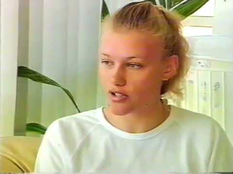 1993 channel 7 QAFL Umpires report on female goal umpire Katrina Pressley.