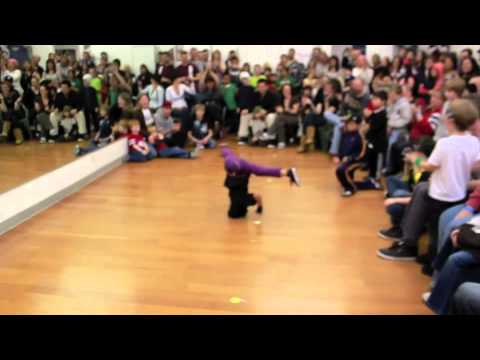 Jewelz Wolfgramm - 5 year old breakdancer- House of Pain Jump around