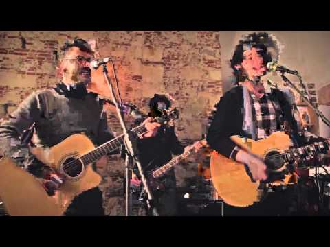 NICOLÒ CARNESI / Mi sono perso a Zanzibar (feat. Brunori Sas)