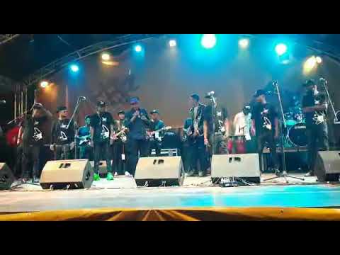 Quand Jean Goubale et Ibrator Mpiana font le chaud sur scène sa donne ça