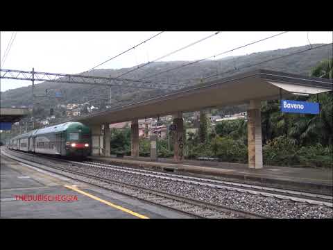 REGIONALE DI TRENORD IN TRANSITO A BAVENO. (VB) SAB. 10 - 10 - 2020.