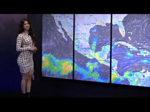 Deyanira Mendoza paseando sus NALGOTAS en vestido BLANCO