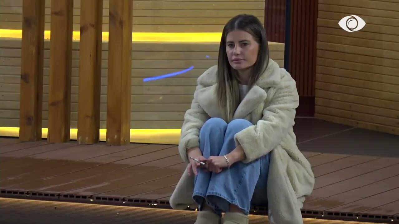 “Uroj që babi yt të ketë reaguar për...”/ Vijon debati mes Valbonës dhe Gjestit