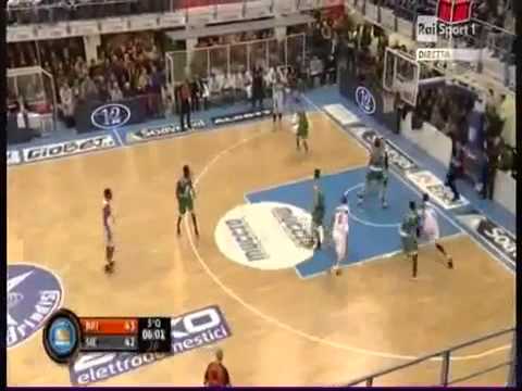 Delroy James vs Sienna