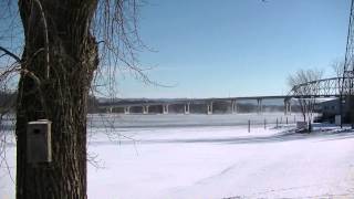 preview picture of video 'Fog on the Mississippi River in Wabasha, MN with a 'frozen-in-time' paddleboat.'