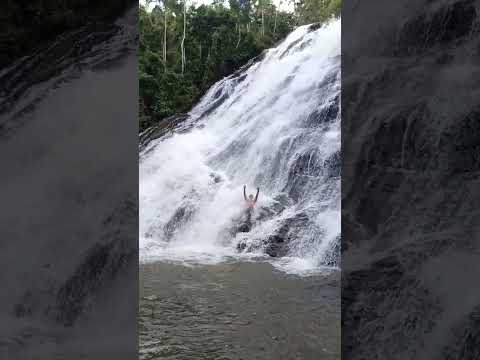 cachoeira escondida em Jucuruçu Bahia