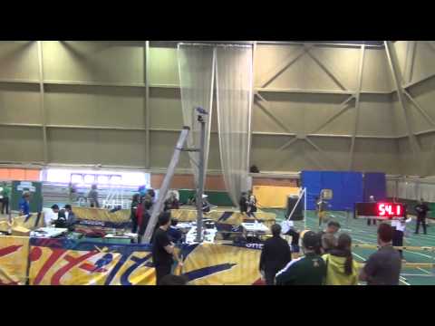 Les anciens du Vert & Or courent un relais mixte 4x200m devant Richard Crevier