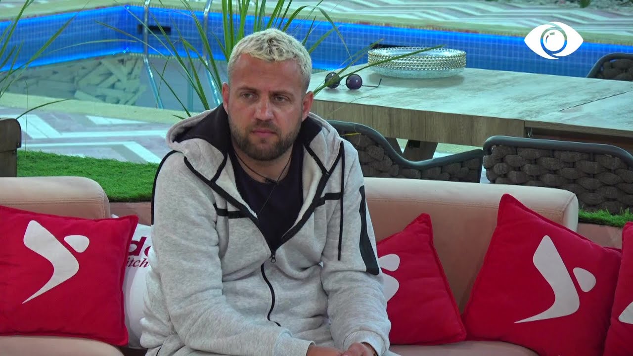 Si mund ta krahasojë kjo veten me këto.../Luizi-Enit