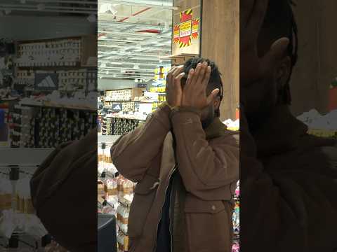 Encore un Millionième client chez Chaussea ! 🤣🤯 #humour #prank