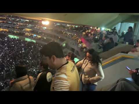 "El apagón | Universitario tricampeón 2025" Barra: Trinchera Norte &bull; Club: Universitario de Deportes