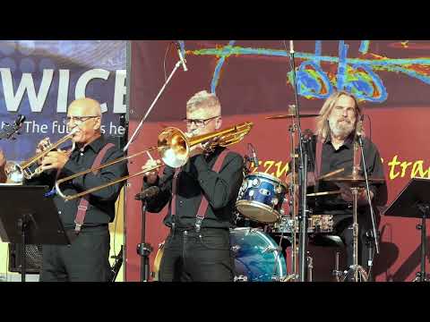 PHJF 2021 - Enerjazzer (PL) - Bourbon Street Parade