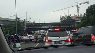 Download lagu Nunggu lampu hijau sambil dengerin musik didalam mobil mp3 Download lagu Nunggu lampu hijau sambil dengerin musik didalam mobil mp3