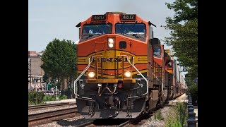 preview picture of video 'BNSF 4817 on a long Z train at La Grange Road, Illinois on 16-July-11'
