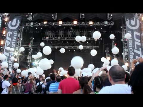 Kaskade - Angel On My Shoulder Reaer 76 - Fire In Your New Shoes @ Ultra 2011 (HD) 1080