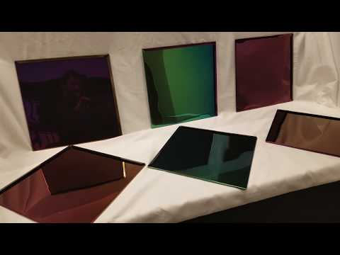 Iridescent stainless steel