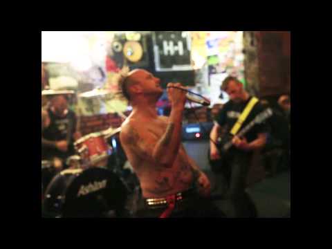 Ginnungagap - Ginnungagap v Promblem clubu 2 Násilí proti veřejnosti