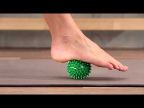 Foot Rehab: Stimulating the Foot Muscles with the Spiky Massage Ball | Foot Range