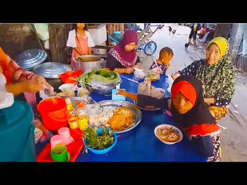 Breakfast Inside Islamic Market(PhsarJam)- Porridge, Noodle, And Fresh Food - Phnom Penh Street Food