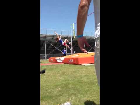 Zoe Mckinley 13'3" New USATF Intermediate Record