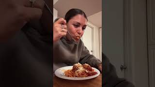 Download lagu How to stay in a calorie deficit at nonnas 🇮🇹 #fatloss #italian #nonna #caloriedeficit mp3