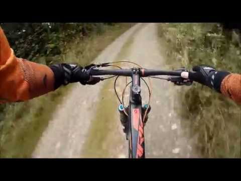 Close up of Scott Spark 950 ride and crash