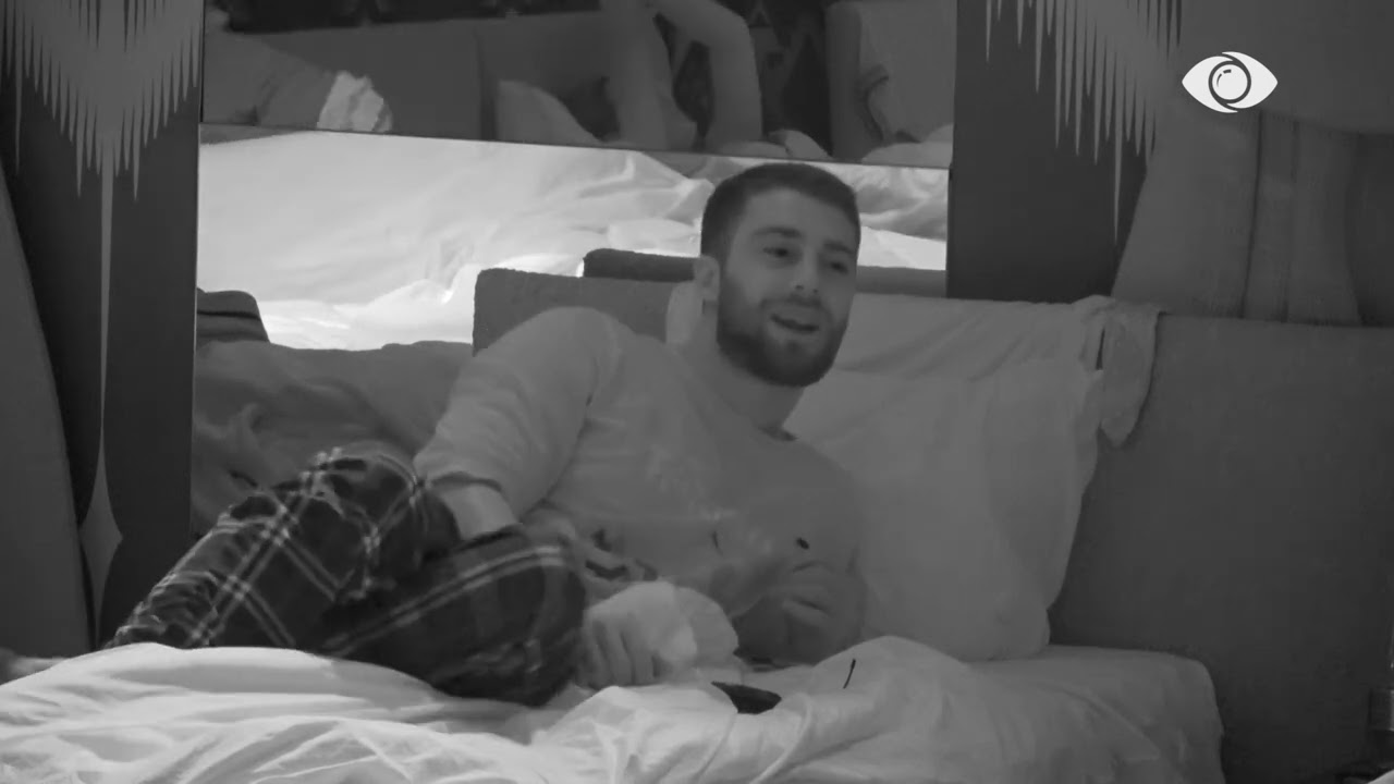 Zarfi i kuq/ Ilnisa thërret Meritonin: Çfarë s’do bëja të të puthja njëherë, krevati…