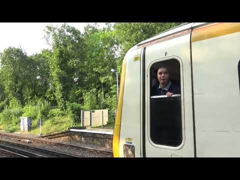 Class 465 Arrives and Departs Sydenham Hill with 96 stock Met-Cam Motors