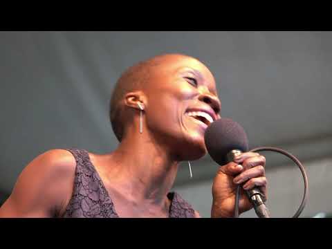 Rokia Traoré - Zen - LIVE at Afrikafestival Hertme 2017