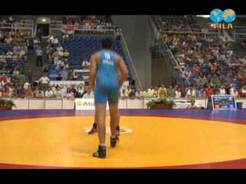 BESLEAGA Igor (MDA) -- RUSSO Ciro (ITA)  1/16 Finale