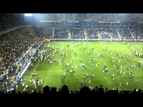 Fenerbahçe - Shakhtar Donetsk 21.07.2011 Traftarlar Sahayı Bastı - http://www.kirpi.tv/