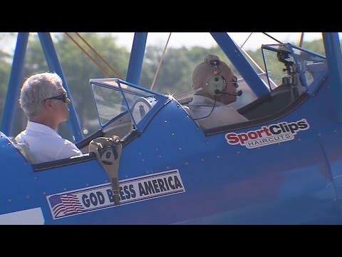 Veterans return to flight in restored WWII plane