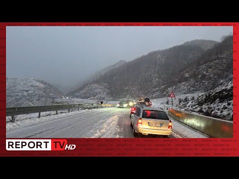 Dibër/ Bllokohet 'Rruga e Arbrit' për shkak të reshjeve të dëborës, mjetet borëpastruese në terren