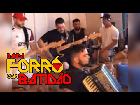 Menino de vó vai deixar vovó (banda forró com batidão)🍻vídeo 🔥